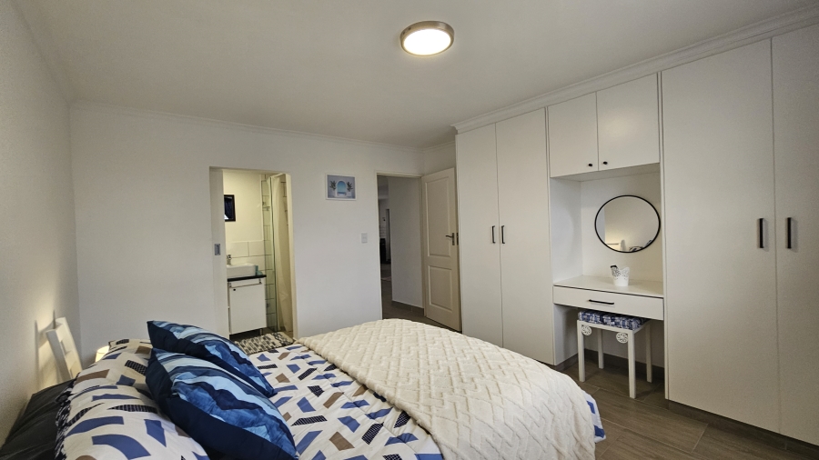 2 Bedroom Property for Sale in Stilbaai Wes Western Cape